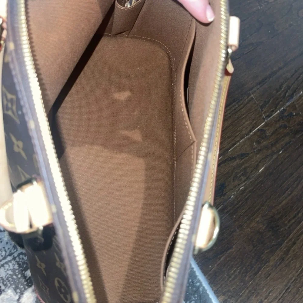 Louis Vuitton bag - Picture 3 of 9
